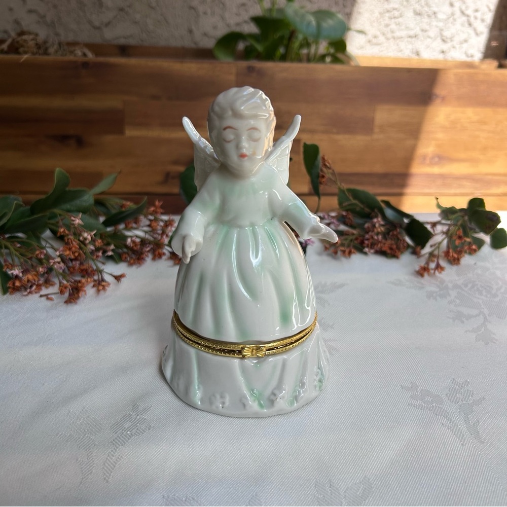 Vintage Porcelain Angel Trinket Box White Green With Gold Trim